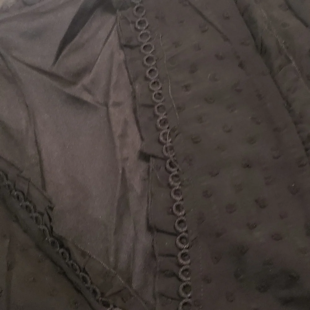 🍁New boutique ruffle Swiss dots deep v top - Picture 8 of 11